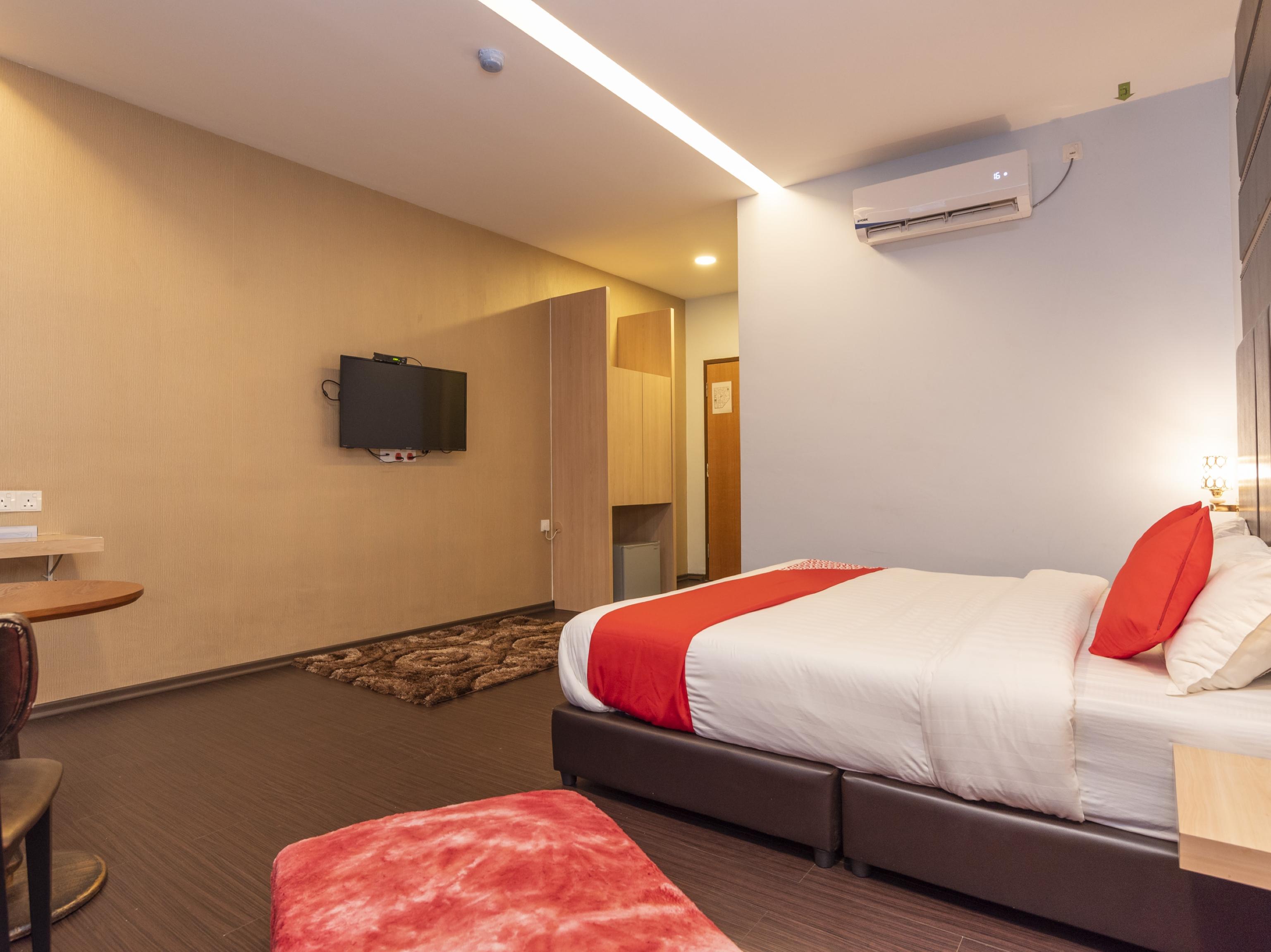 OYO 89423 Zenz Hotel Kulai Exterior foto